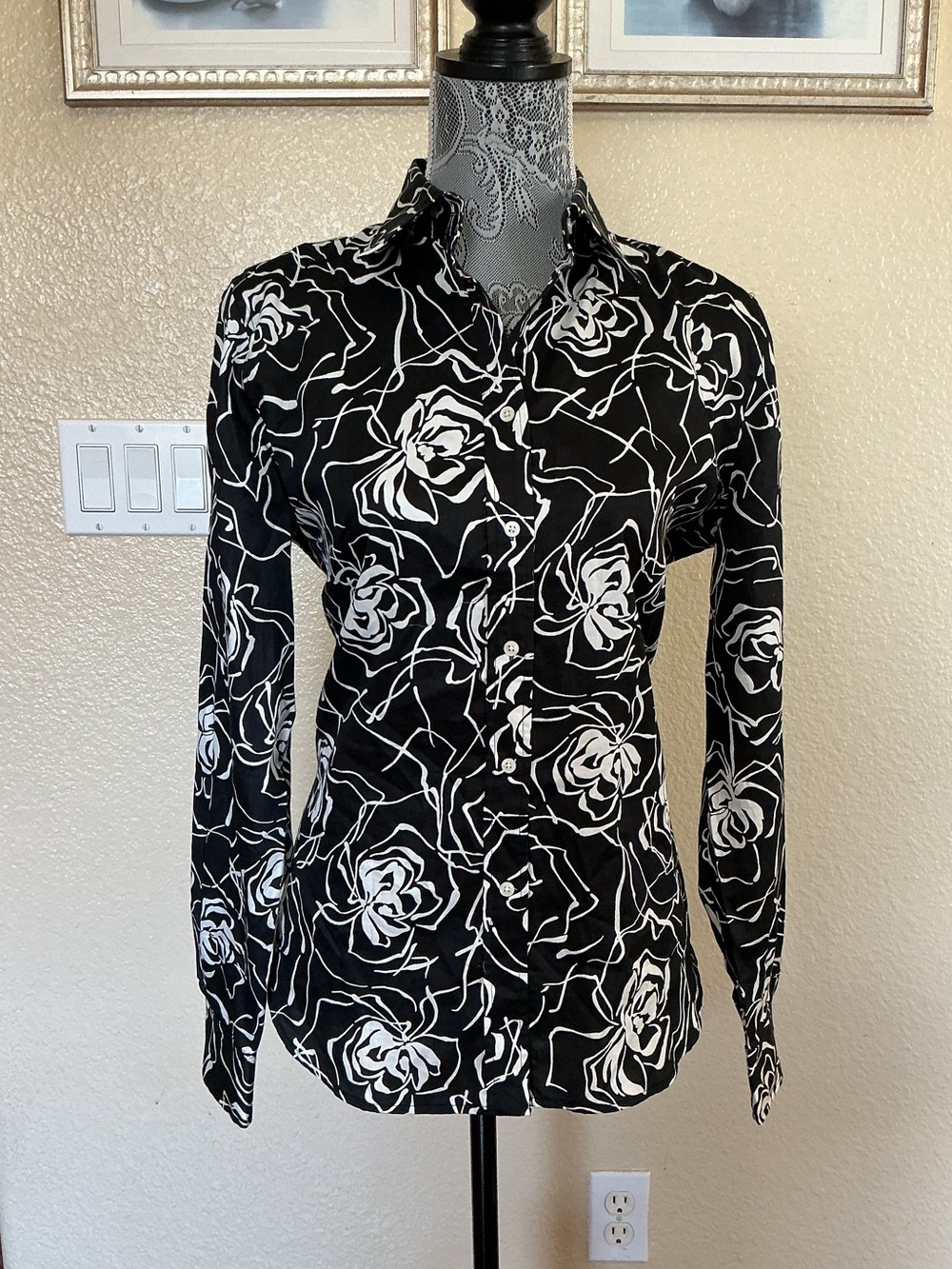 Lauren Ralph Lauren Classic Quiet Luxury Black & White Rose Print Shirt